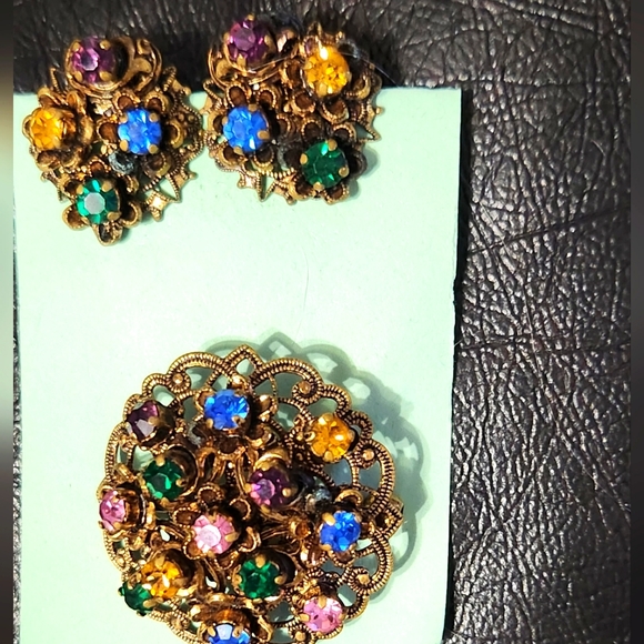 West Germany gold tone filigree multi color gorgeous brooch w matching earrings! - Picture 3 of 16